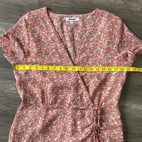 BB DAKOTA Call Me Daisy chiffon wrap dress - Picture 11 of 13